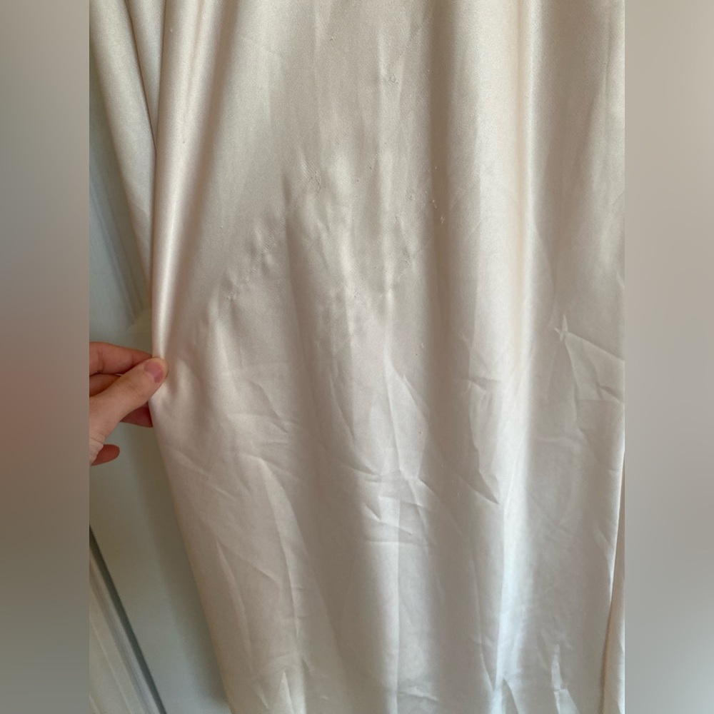 Adelyn Rae Cream Satin Dress - Picture 3 of 5